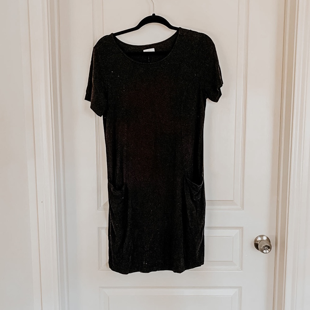 comfy t-shirt dress (with pockets!)